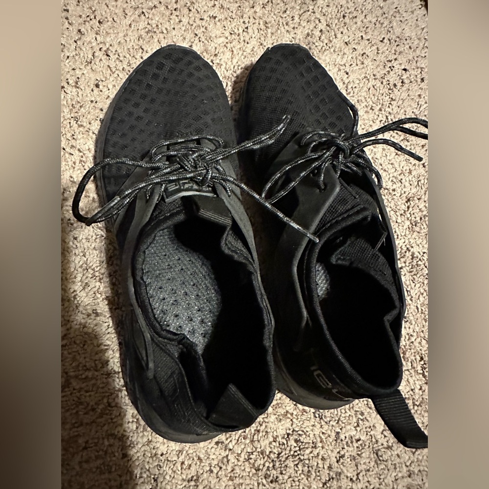 Hey Dude tennis shoes size 9